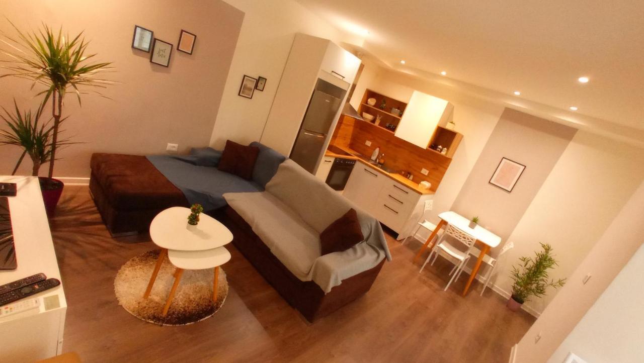 Tirana Apartment Garda Exteriér fotografie